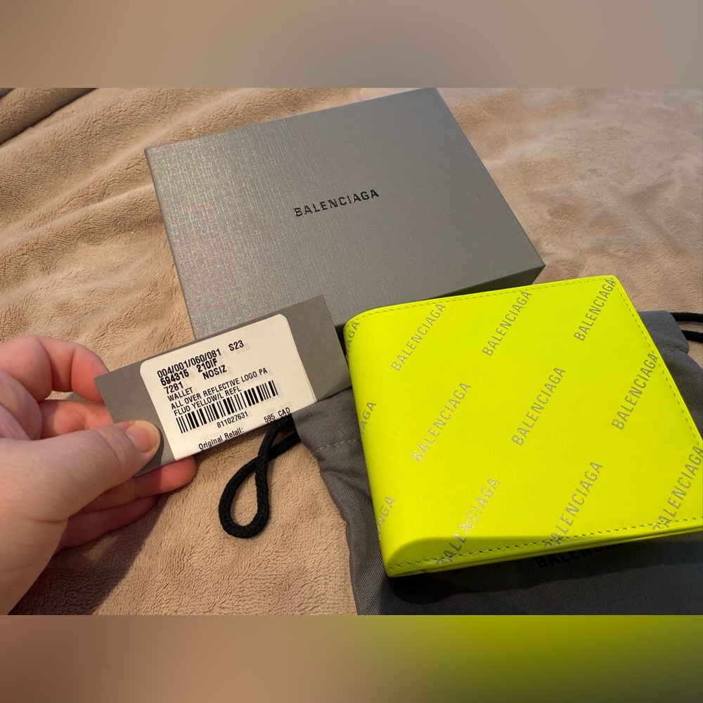 Balenciaga Neon green Repeating Logo Bifold Wallet - Picture 9 of 9